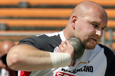 サック 男子砲丸投げを制す