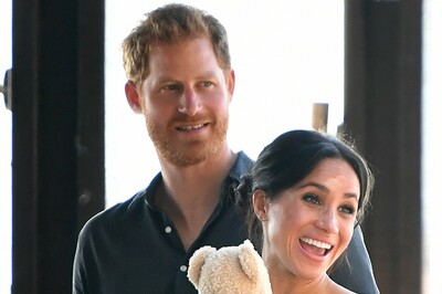 英王子、豪フレーザー島を訪問 公務減らしたメーガン妃の姿も