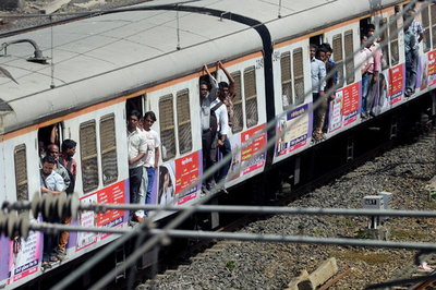 インド北部で列車追突、12人死亡