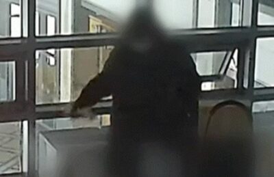 キャリーケース男が謎の液体を散布…韓国の商業施設で3カ月続く不気味な行動