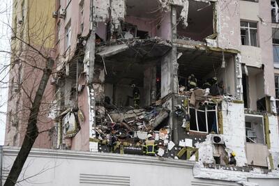 ロシア、ゼレンスキー氏の訪米前にキーウ集中攻撃 2人が死亡