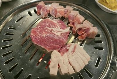 韓国・済州島、またも「脂身ばかりの黒豚」論争…観光客の不満噴出「もう行かない」