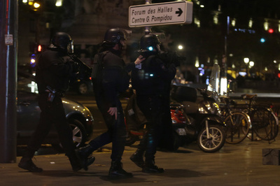 イスラム過激派の疑い、150か所を家宅捜索 フランス