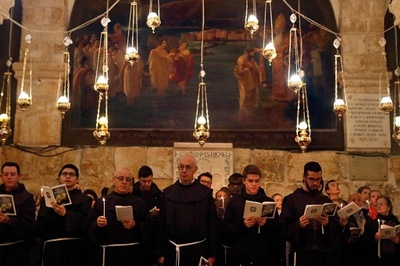 エルサレム聖墳墓教会の番人、フランシスコ会の修道士たち