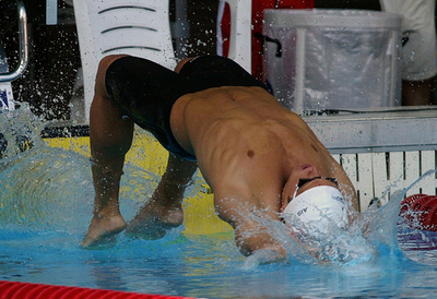 森田 男子50メートル背泳ぎで3位に入る