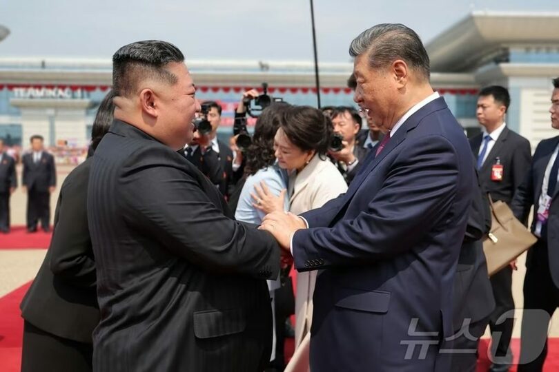 北朝鮮のキム・ジョンウン（金正恩）朝鮮労働党総書記と習近平国家主席＝労働新聞(c)news1