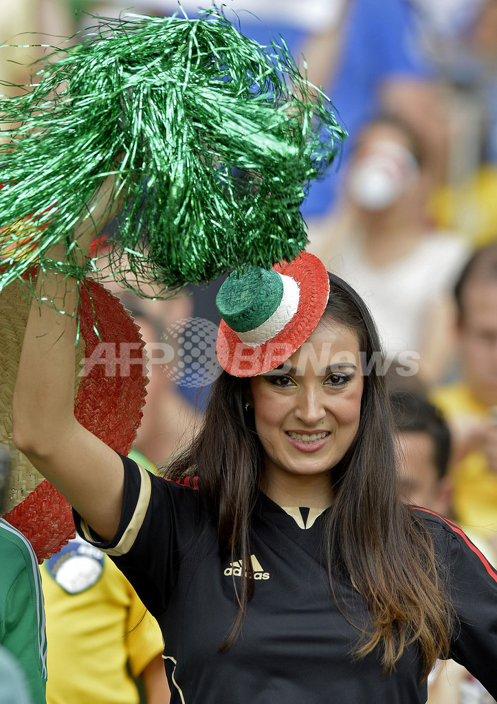 ブラジル美女から日本人サポーター、マスクマンまで・・・コンフェデ杯を盛り上げたサポーター