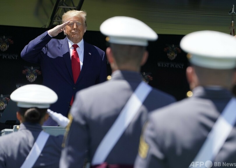 トランプ氏、選挙結果覆すため「戒厳令」議論 米報道