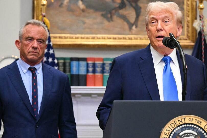 トランプ氏、アセトアミノフェンと自閉症を関連付け 専門家は反論