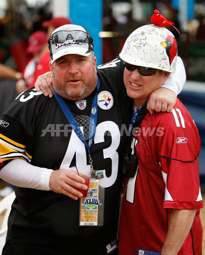 観戦を楽しむファン、NFL第43回スーパーボウル