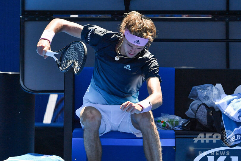 完敗のズベレフ、ラケット破壊で「すかっとした」