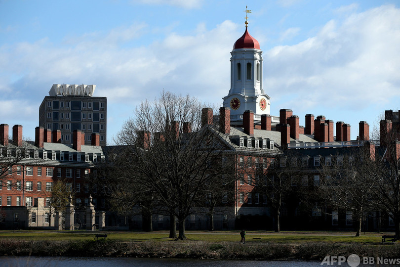 米ハーバード大学、聖職者組織の代表に無神論者が就任