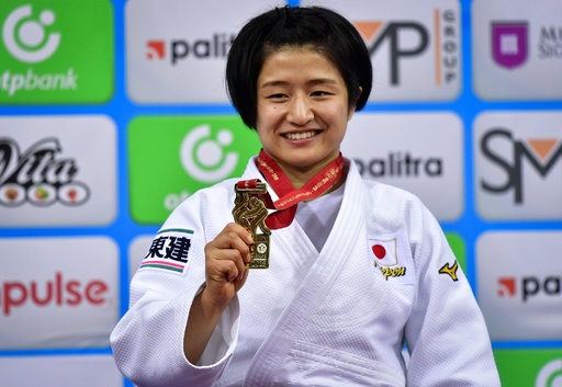 芳田が女子57キロ級で金メダル、世界柔道選手権 写真6枚 国際ニュース