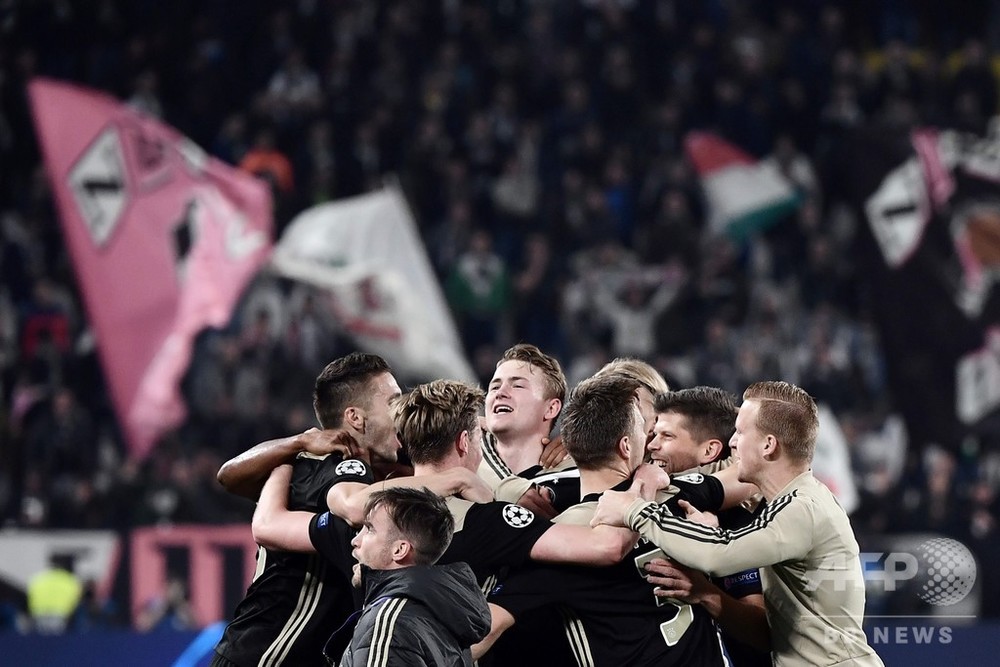 新品タグ付】アヤックス黒のクライファート！セードルフ！ダービッツ