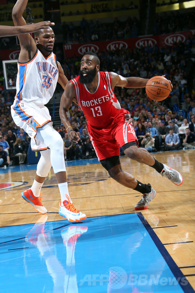 デュラントが42得点の活躍！サンダーがロケッツに勝利 写真10枚