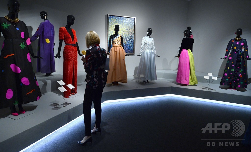 ユベール・ド・ジバンシィ初の回顧展、マドリードの美術館で開催