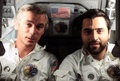 1972年当時のユージン・サーナン氏（左）。米航空宇宙局（NASA）提供（1972年12月17日撮影）。(c)AFP/NASA