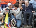 2012年シーズンのスペインGPで勝利を喜ぶパストール・マルドナド（左）とチーム代表のフランク・ウィリアムズ氏（右、2012年5月13日撮影、資料写真）。(c)Josep LAGO / AFP