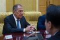 北朝鮮・平壌の万寿台議事堂で、同国の李容浩（リ・ヨンホ）外相と会談するロシアのセルゲイ・ラブロフ外相（2018年5月31日撮影）。(c)AFP PHOTO / KIM Won-Jin