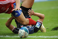 ロシアの%%Oleg Kobzev%%と交錯する日本の横山伸一（%%Shinichi Yokoyama%%、下）。(c)AFP/ANDREW ROSS