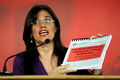 ベネズエラ・カラカス（Caracas）で会見するBlanca Eckhout通信・情報相（2009年7月31日撮影）。(c)AFP/THOMAS COEX