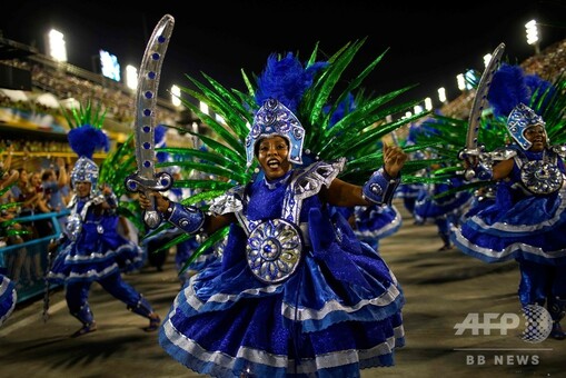 優勝目指してサンバパレード、リオのカーニバル 写真73枚 国際ニュース
