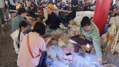 中国の小学生の間でなぜか「数珠回し」が流行