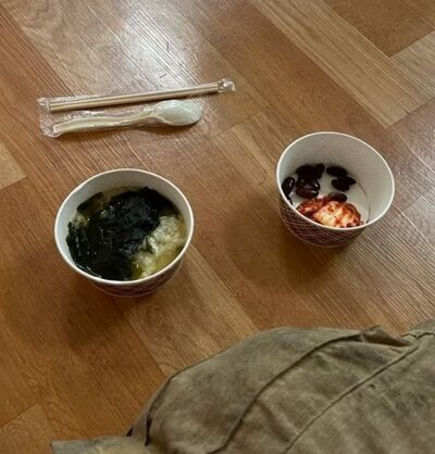 わかめスープにキムチだけ…韓国・6時間消火作業終えた消防隊員の“わびしい夕食”