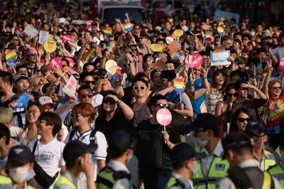 【写真特集】世界各地でゲイ・プライド・パレード開催