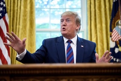 トランプ氏とジョンソン新英首相が電話会談、貿易協定の強化目指す