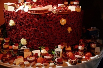 パティシエ界のピカソ、ピエール・エルメ氏の芸術的スイーツ