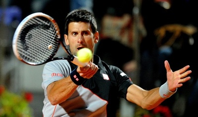 ジョコビッチ、逆転で8強入り イタリア国際