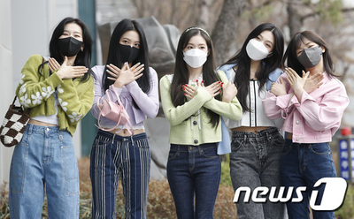 [★フォト] Red Velvet、パステルカラーで春のコーディネート – KOREA WAVE