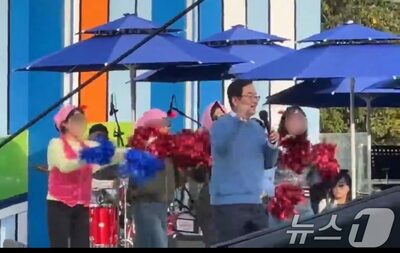 批判が噴出した「女性幹部8人バックダンサー」公演…韓国・光州区庁長が結局、謝罪