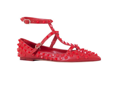 ヴァレンティノ、ロックスタッズ 「ルージュ」カプセルコレクションを発売