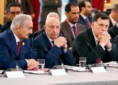 リビア暫定政府と代表議会、停戦と選挙実施を発表