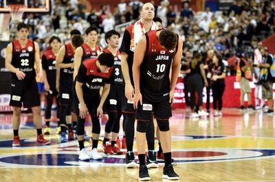 日本は米国に完敗、ギリシャはアデトクンポの活躍で2次Lへ バスケW杯