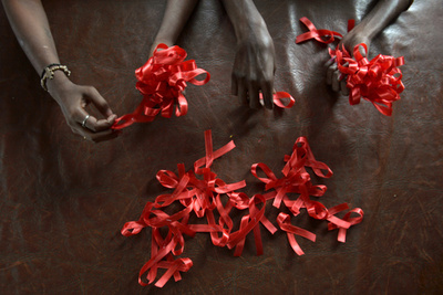 女性から女性へHIV感染の希少例報告、米