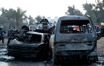 大学近くで車両爆弾爆発、70人死亡、169人負傷 - イラク