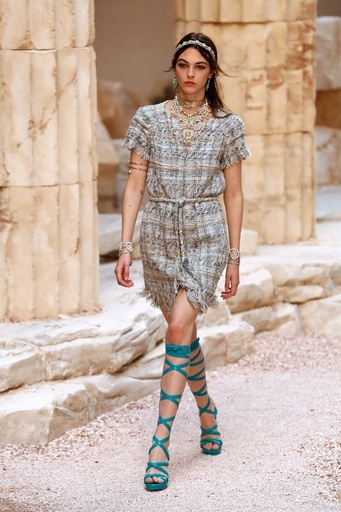 「シャネル」17/18年クルーズ・コレクション