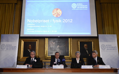 ノーベル物理学賞、米仏の2科学者に