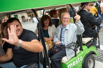 高齢者施設に入ってからも国外旅行を、スロベニア企業の挑戦