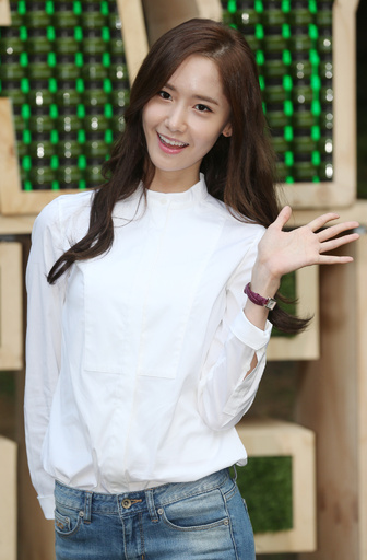 少女時代ユナ、さわやかファッションでイベントに登場 ソウル