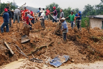 メキシコ、2つの暴風雨が直撃 死者40人以上