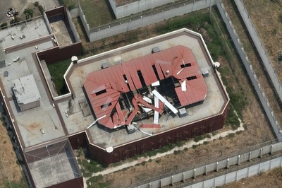 爆発物搭載無人機で刑務所攻撃、施設上空で撃墜 エクアドル