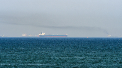 日本企業所有タンカー攻撃で2人死亡 オマーン沖