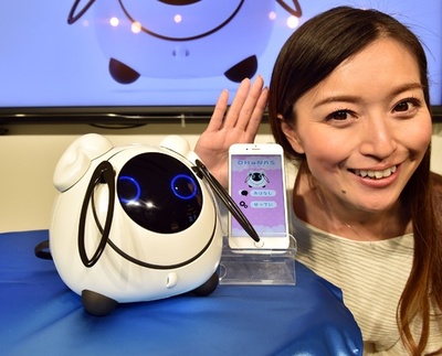 会話ロボ「OHaNAS」、タカラトミーとドコモが共同開発