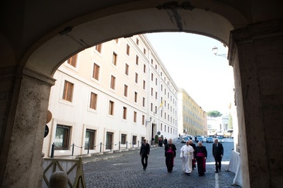 「教皇は陰性」と伊紙 同じ施設に住む聖職者の陽性報道後