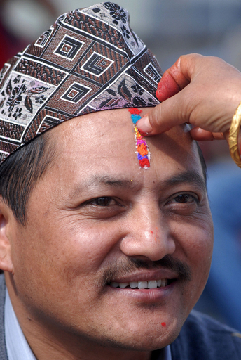 ネパールで光の祭り「ティハール」