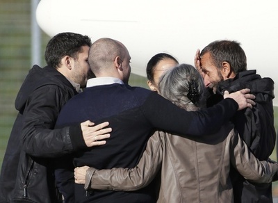 AQIMが解放した4仏人帰国、身代金27億円以上支払いか